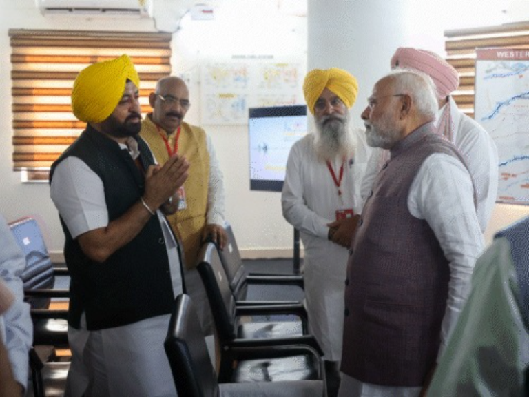 ਪੰਜਾਬ ਹੜ੍ਹ ਰਾਹਤ: ਪ੍ਰਧਾਨ ਮੰਤਰੀ ਮੋਦੀ ਦੇ 1600 ਕਰੋੜ ਨੂੰ 'ਆਪ' ਨੇ ਦੱਸਿਆ 'ਮਜ਼ਾਕ'